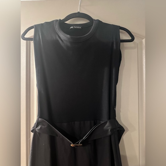 LAST CALL ZARA Round neck sleeveless midi dress. - Picture 8 of 11